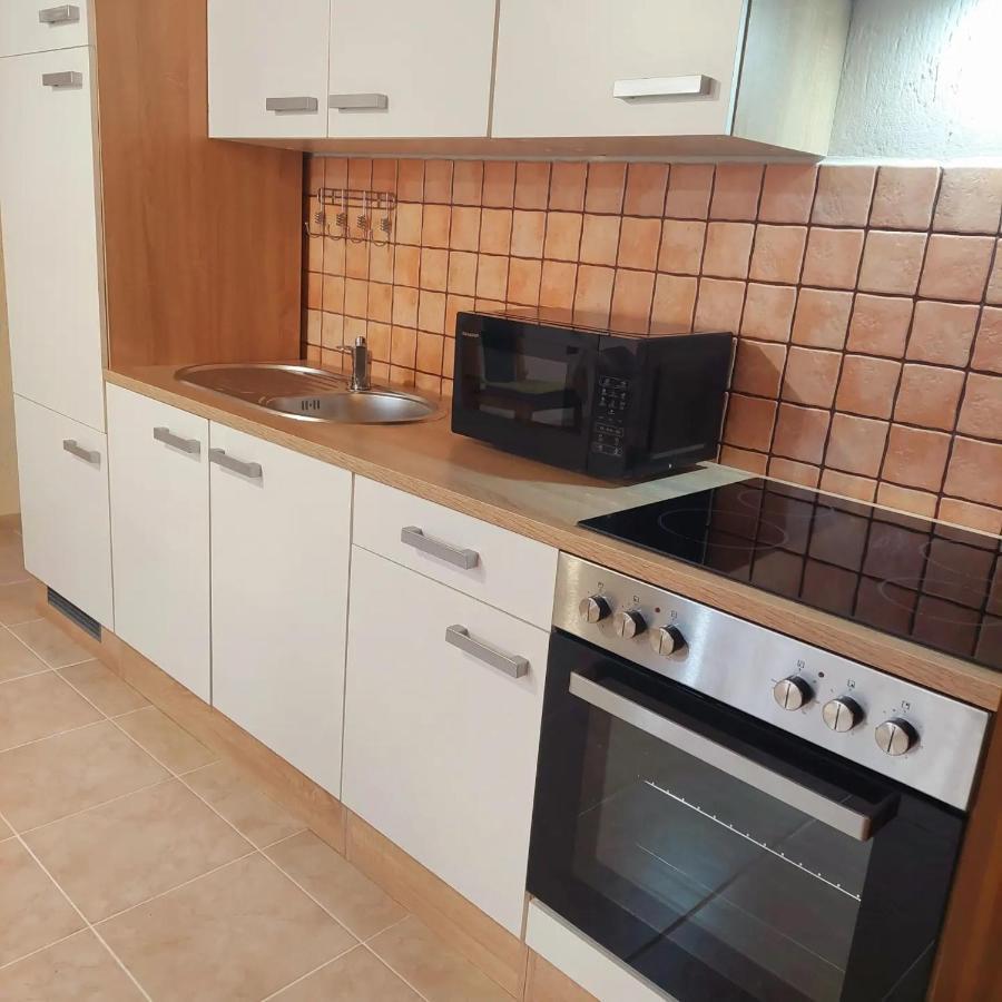 Apartman Thea Gomirje Eksteriør bilde
